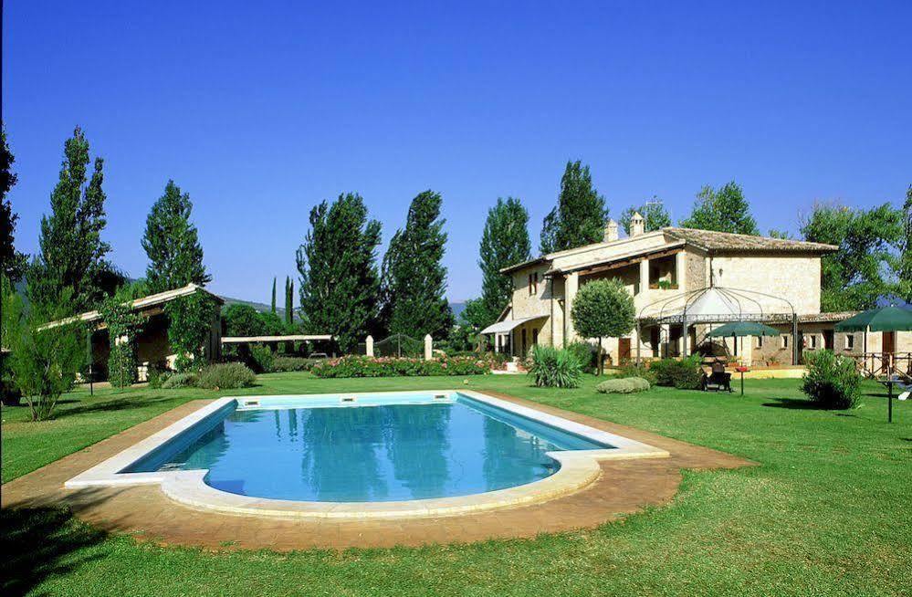 Agriturismo Le Due Torri Torre Quadrano Spello Extérieur photo