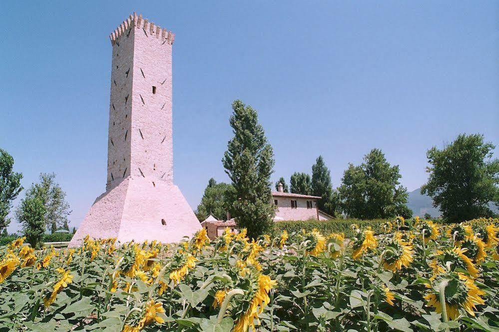 Agriturismo Le Due Torri Torre Quadrano Spello Extérieur photo