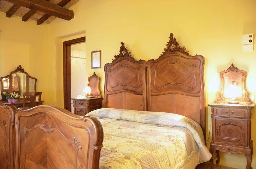 Agriturismo Le Due Torri Torre Quadrano Spello Extérieur photo